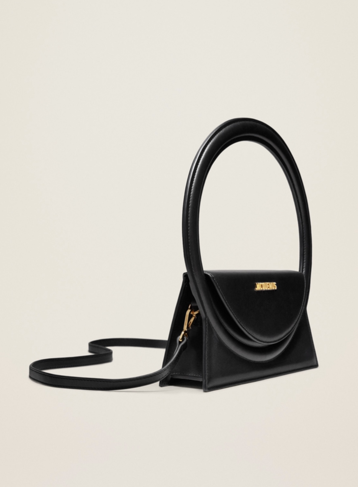 Jacquemus La Sac Rond Top Handle Bag in Black – Rent a Dress