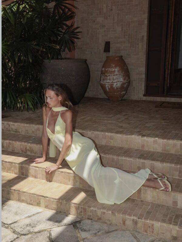 Brand: One Mile  Rent a Dress